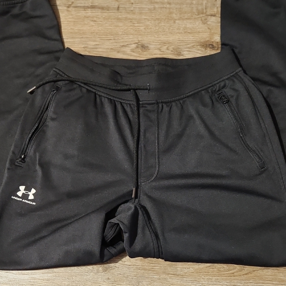 Under Armour Black Athletic Pants - Picture 3 of 5